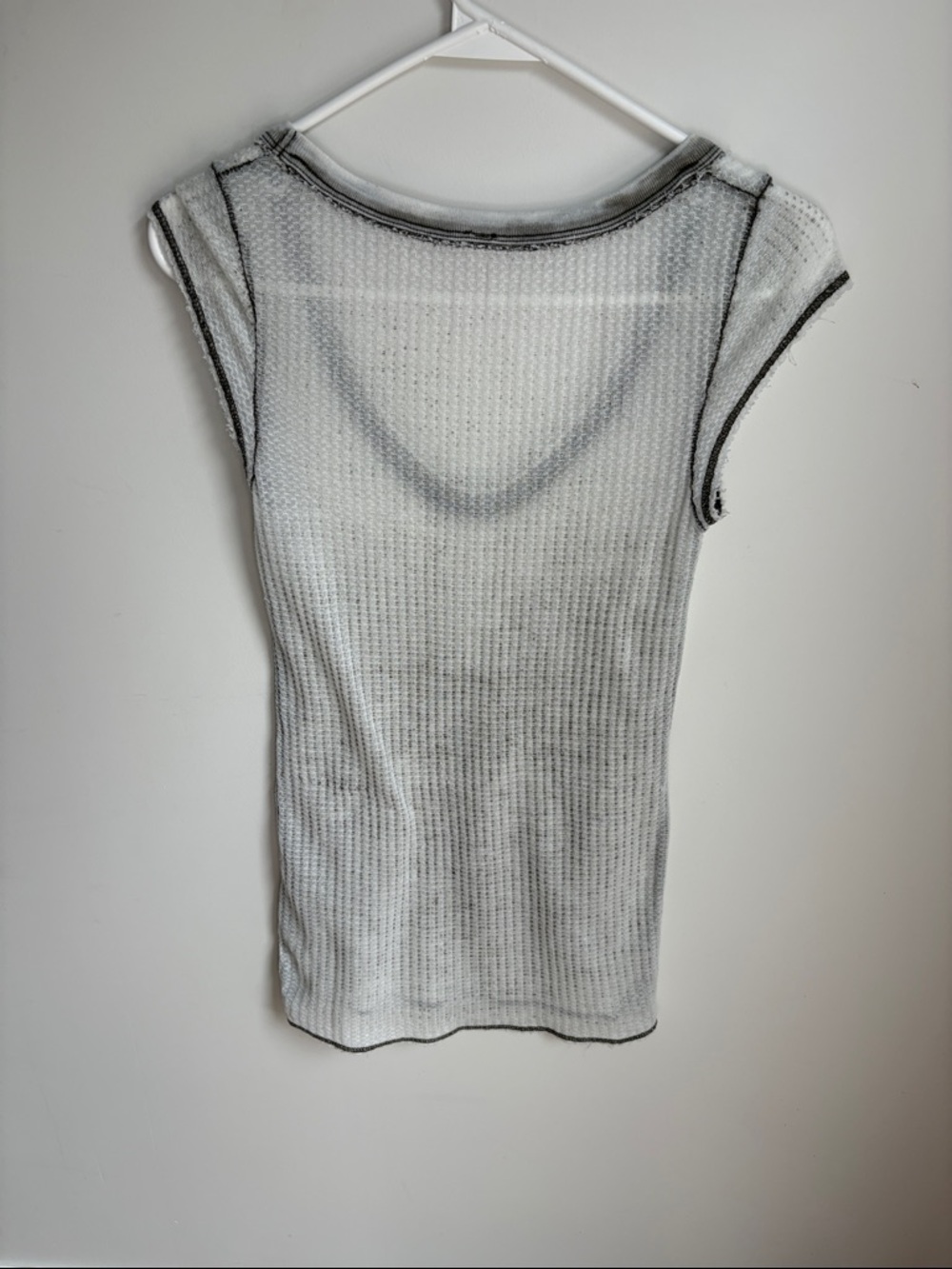 Free People Light Gray Waffle Knit V-Neck Women's Top - Picture 4 of 4